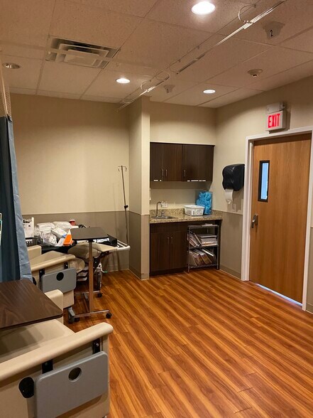 More Photos Of 461 Goffle Rd, Wyckoff Medical For Sale