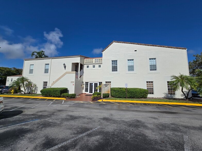 More Photos Of 7777 N University Dr, Tamarac Medical For Sale