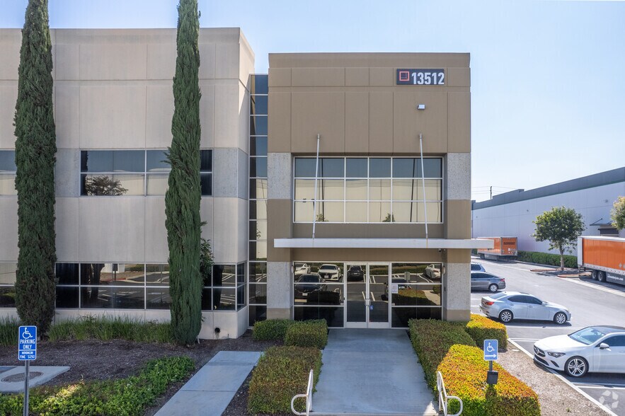 More Photos Of 13512 Marlay Ave, Fontana Warehouse For Lease