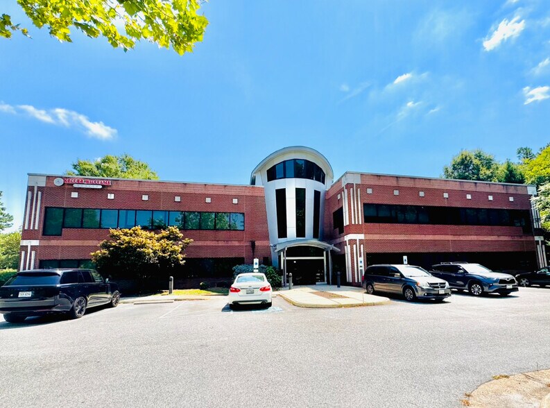 More Photos Of 804 Omni Blvd, Newport News Medical For Lease