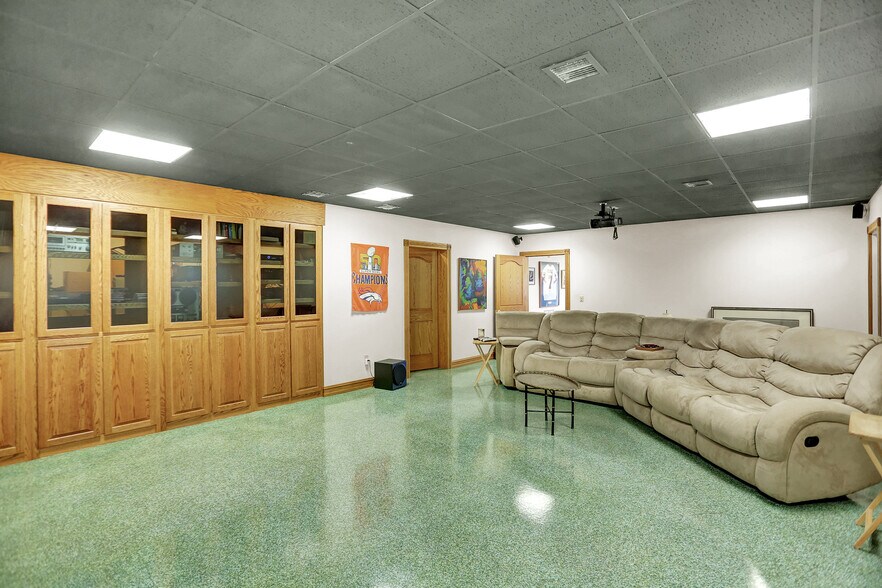More Photos Of 600 Airport Dr, Mifflintown Flex For Sale