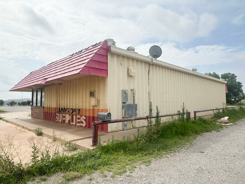 More Photos Of 9317 Highway 8, Orienta General Retail For Sale