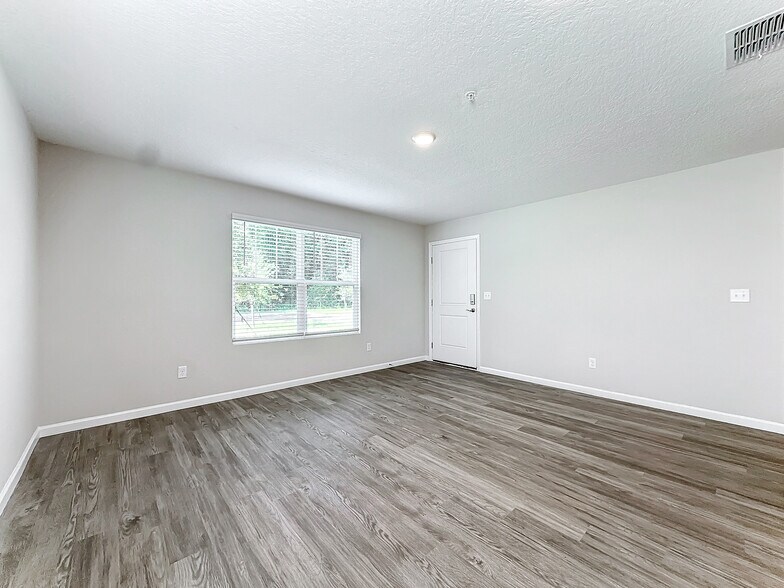 More Photos Of 6421 Breezy Oaks Way, Jacksonville Apartments For Sale