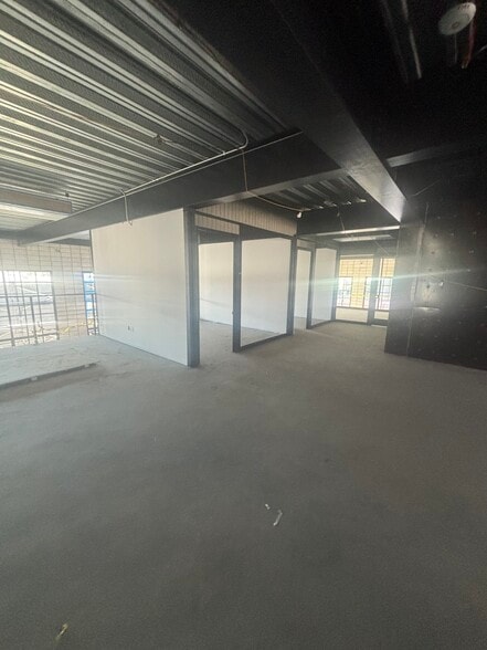 More Photos Of 1320-1330 E Franklin Ave, El Segundo Service For Lease