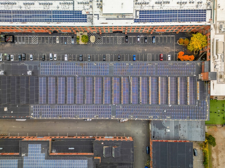 More Photos Of 1 Westinghouse Plz, Hyde Park Light Distribution For Sale