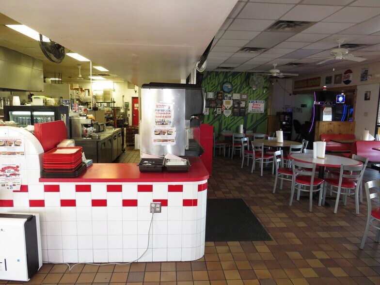 More Photos Of 2600 W Jefferson St, Joliet Fast Food For Sale