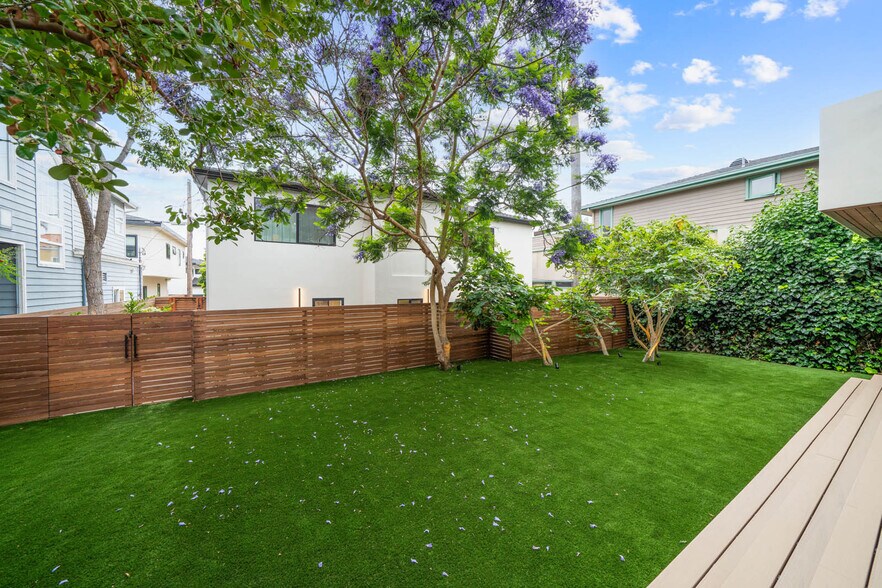 More Photos Of 7372 Fay Ave, La Jolla Multifamily For Sale