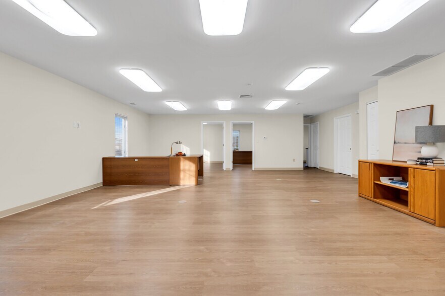 More Photos Of 1 Bethany Rd, Hazlet Office For Lease