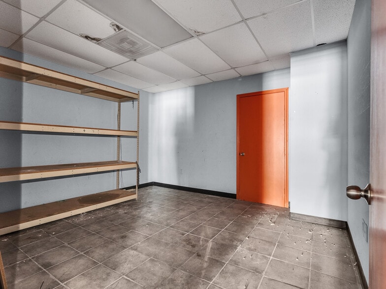 More Photos Of 815 Emancipation Ave, Houston Industrial For Sale