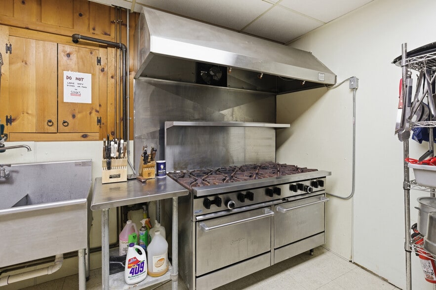 More Photos Of 81 Sprague St, Portsmouth Specialty For Sale