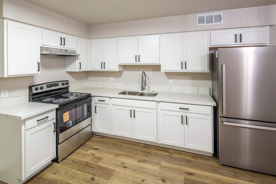 More Photos Of 3789 E Hampton Way, Fresno Apartments For Sale