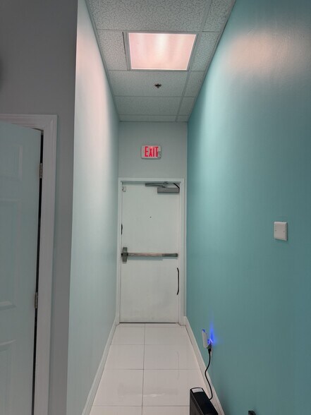 More Photos Of 1750 N Congress Ave, Boynton Beach Storefront For Lease