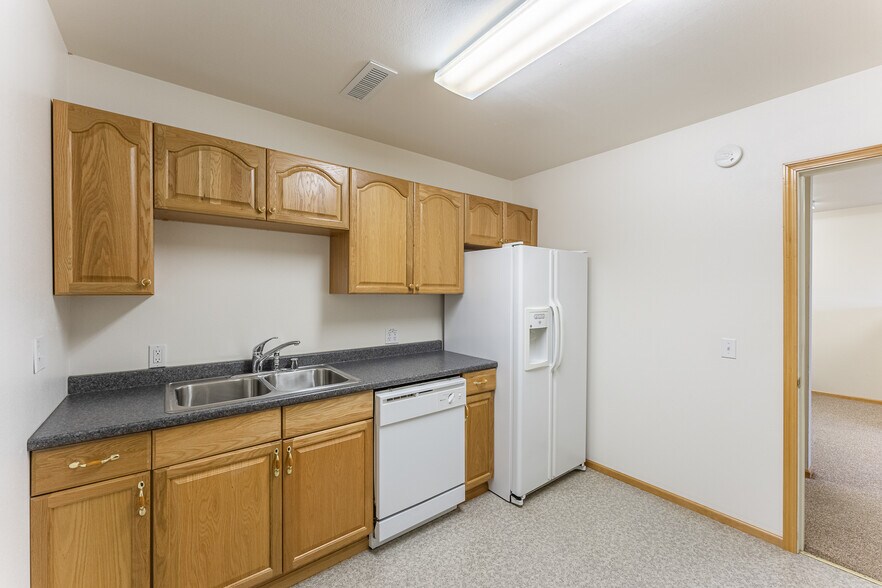 More Photos Of 914 Citadel Dr, Everson Office Residential For Lease