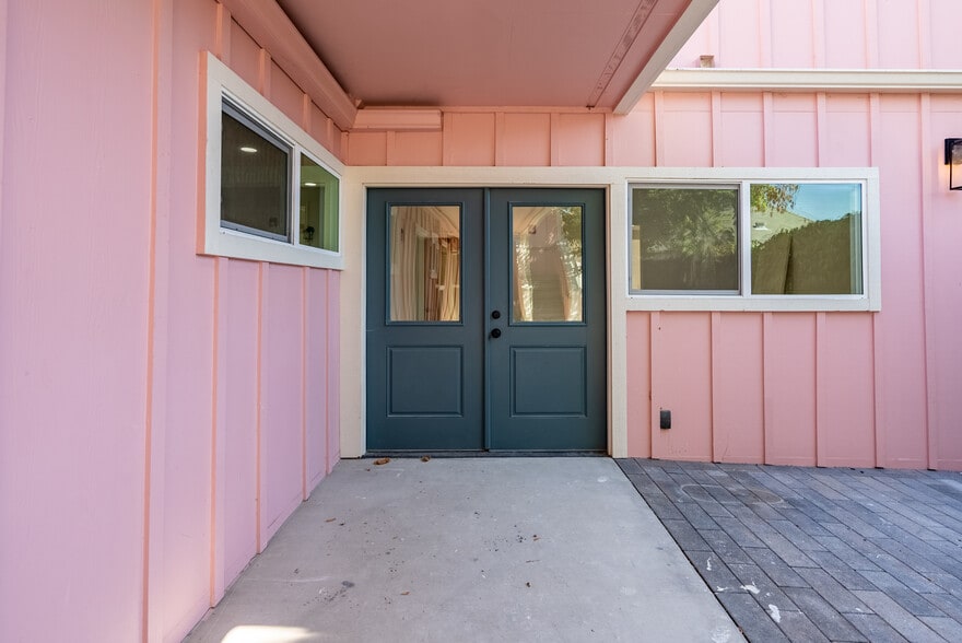 More Photos Of 107 3rd St, San Juan Bautista Storefront Retail Residential For Lease