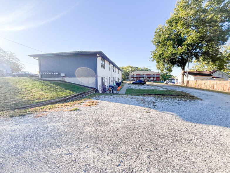 More Photos Of 408 S Mulberry St, Warrensburg Apartments For Sale