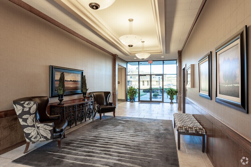 More Photos Of 4121 W 83rd St, Prairie Village Office For Lease