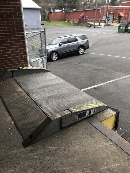 More Photos Of 2 W Wyomissing Ave, Mohnton Manufacturing For Lease