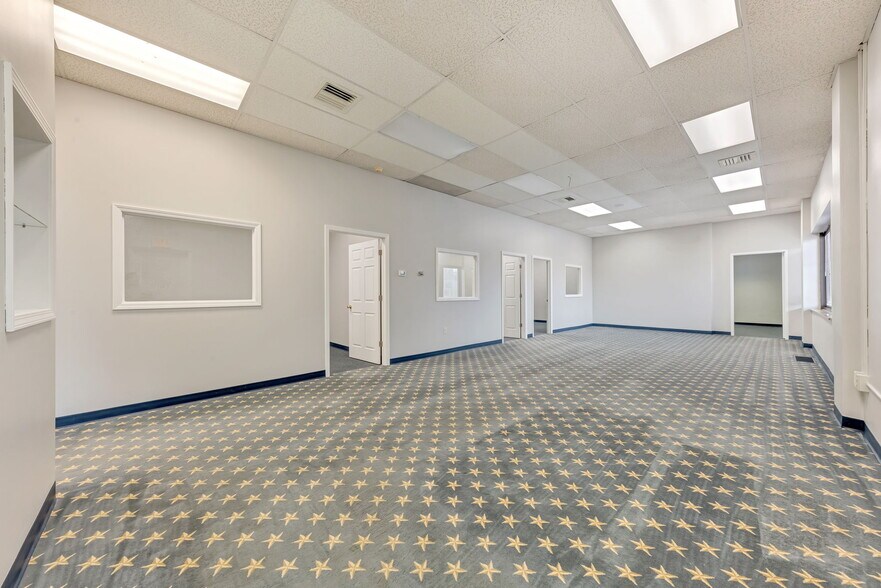 More Photos Of 150 Hillside Dr, Bethel Park Office For Lease