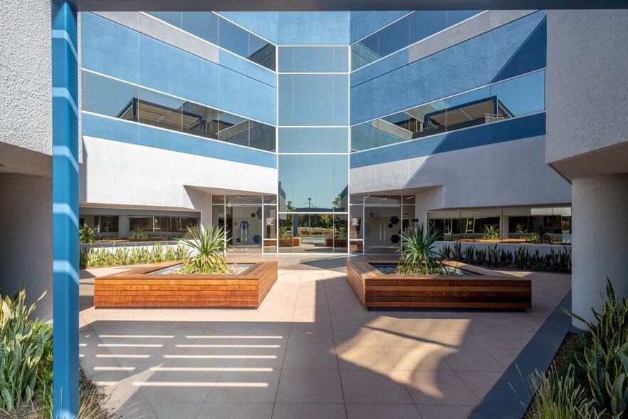 More Photos Of 17900 Von Karman Ave, Irvine Office For Sale