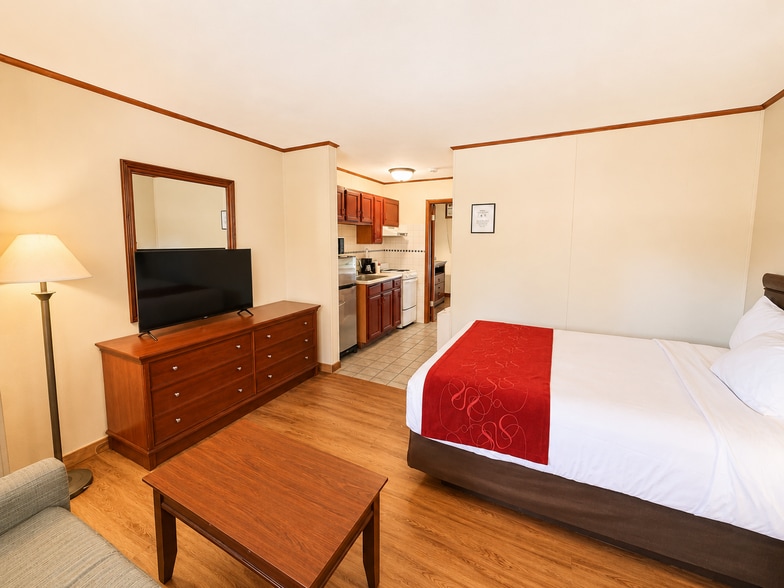 More Photos Of 1545 Us-9, Lake George Hotel For Sale