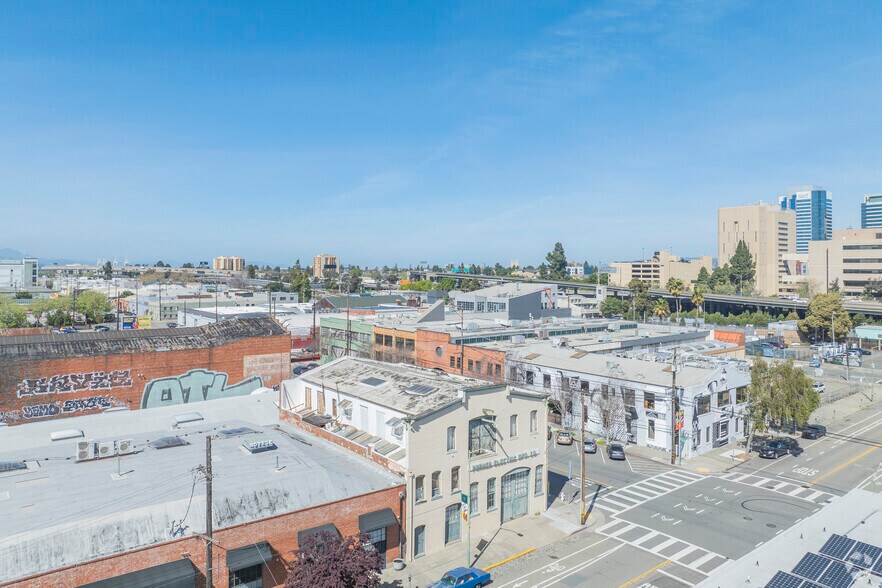 More Photos Of 221 Washington St, Oakland Light Manufacturing For Sale