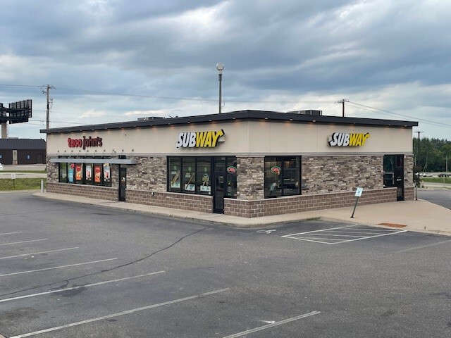 Primary Photo Of 3340 Rice st, Shoreview Freestanding For Lease