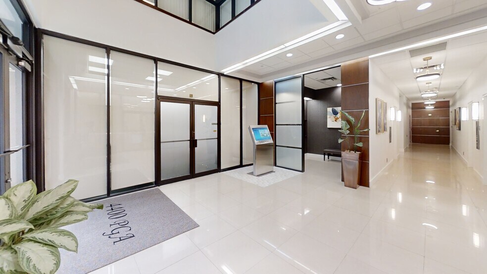 More Photos Of 4400 Pga Blvd, Palm Beach Gardens Office For Lease