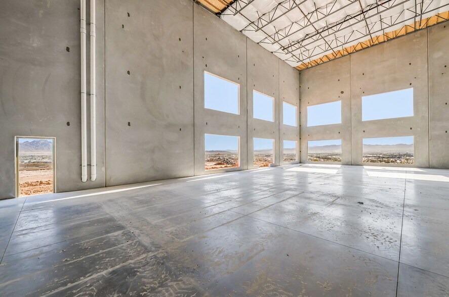 More Photos Of 21 Sunset Way, Henderson Industrial For Lease