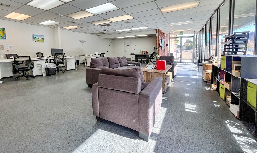 More Photos Of 597 Monterey Pass Rd, Monterey Park Warehouse For Lease