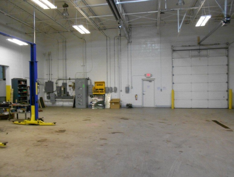 More Photos Of 25715-25737 Meadowbrook Rd, Novi Warehouse For Sale