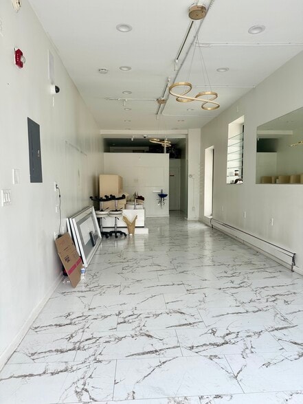 More Photos Of 10 Hilliard Ave, Edgewater Storefront Retail Residential For Lease