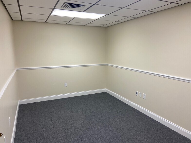 More Photos Of 3501 SW 2nd Ave, Gainesville Restaurant For Lease