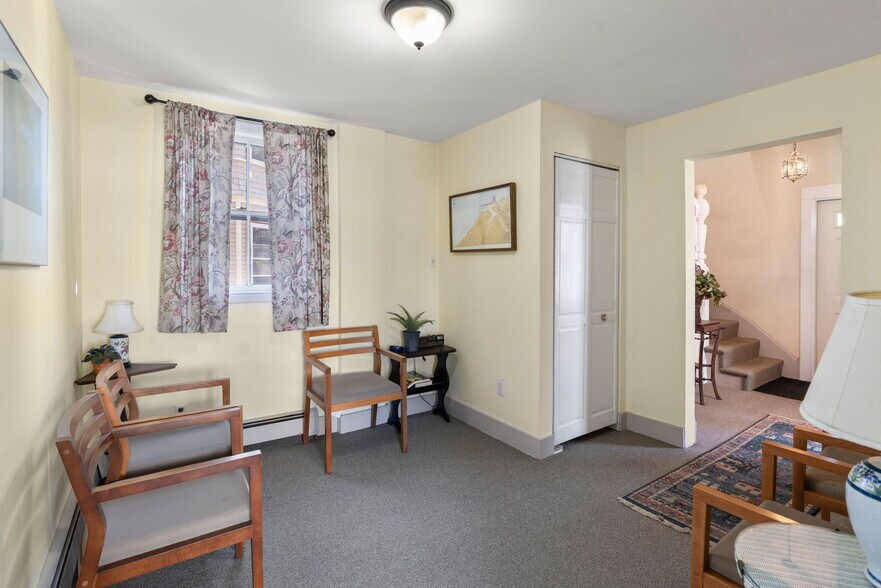 More Photos Of 113 Belmont St, Belmont Office For Sale