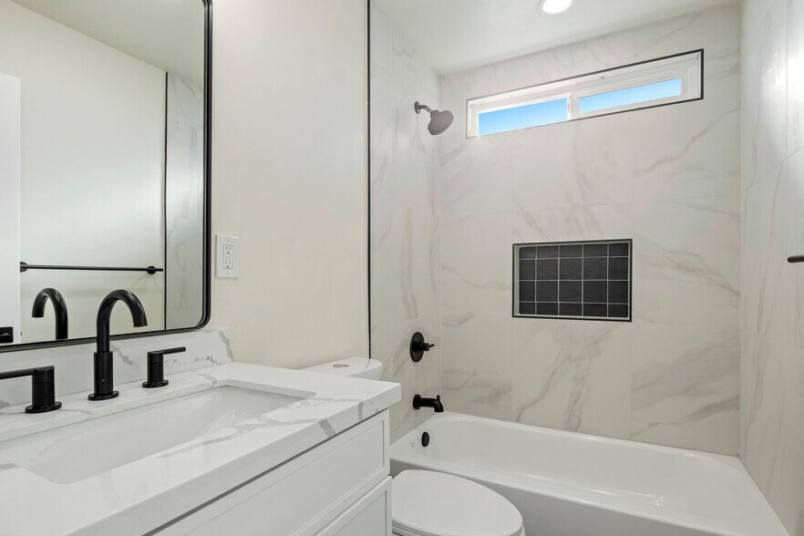 More Photos Of 3129 Emerson St, San Diego Apartments For Sale