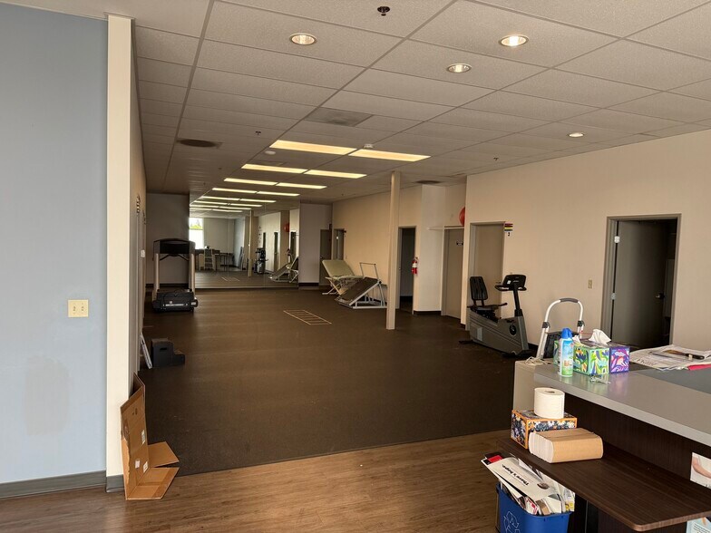 More Photos Of 4637-4695 Commercial St SE, Salem General Retail For Lease
