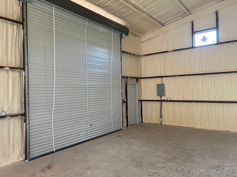 More Photos Of 16001 Awalt Dr, Austin Office For Sale