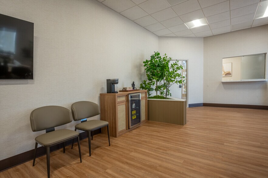 More Photos Of 3795 Boynton Beach Blvd, Boynton Beach Medical For Lease