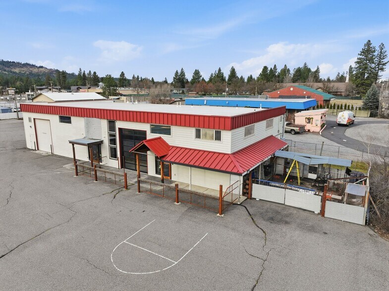 More Photos Of 4110 S Bowdish Rd, Spokane Light Distribution For Sale