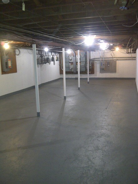 More Photos Of 166 Poplar St, West Hempstead Storefront Retail Office For Lease