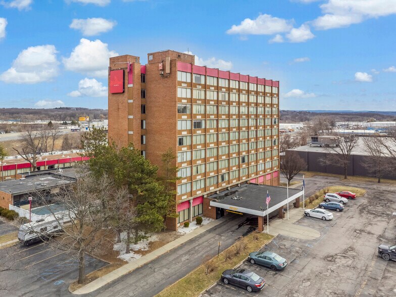Primary Photo Of 3 Watervliet Avenue Ext, Albany Hotel For Sale