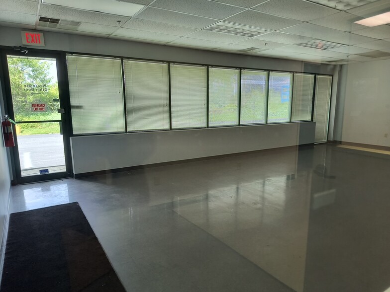 More Photos Of 5060 Ritter Rd, Mechanicsburg Flex For Lease