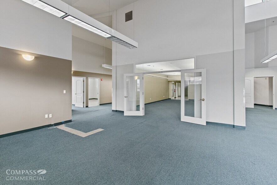 More Photos Of 2698 NE Courtney Dr, Bend Medical For Sale