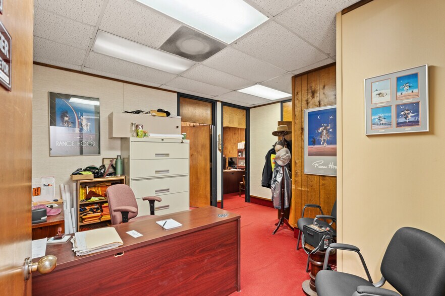 More Photos Of 1212 S Air Depot Blvd, Oklahoma City Office For Sale