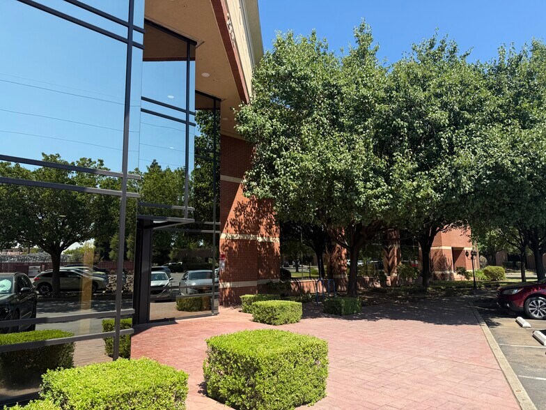 More Photos Of 2195 Larkspur Ln, Redding Office For Sale