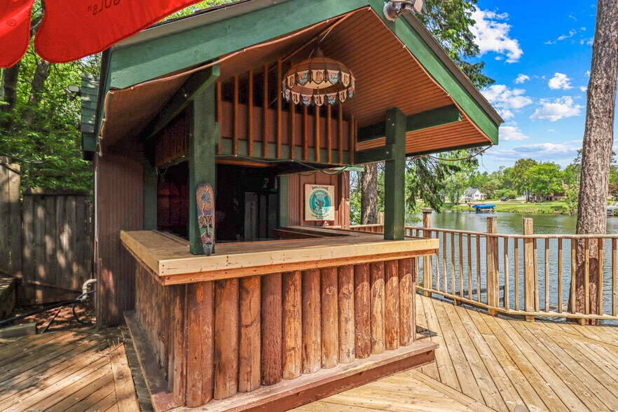 More Photos Of 419 N Railroad St, Eagle River Restaurant For Sale