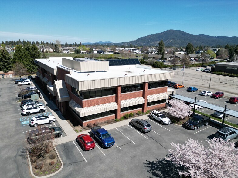 More Photos Of 2123 N Government Way, Coeur d'Alene Bank For Sale