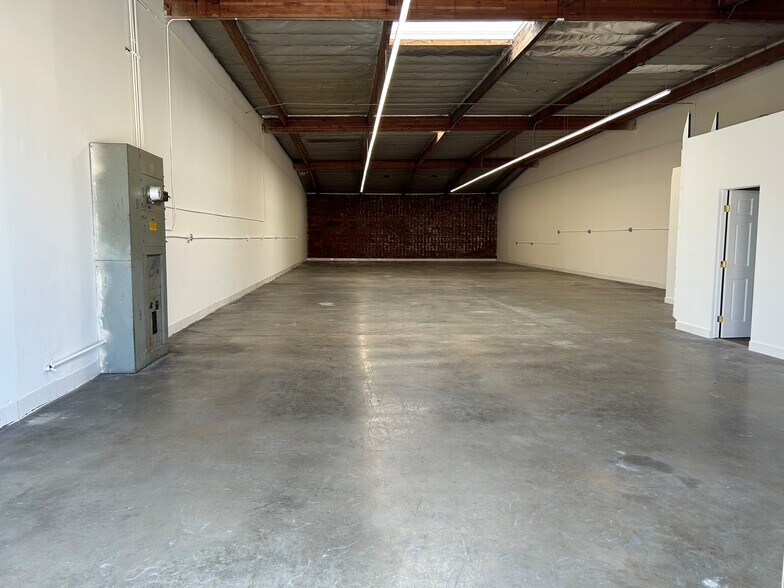 More Photos Of 1420 W Rosecrans Ave, Gardena Service For Lease