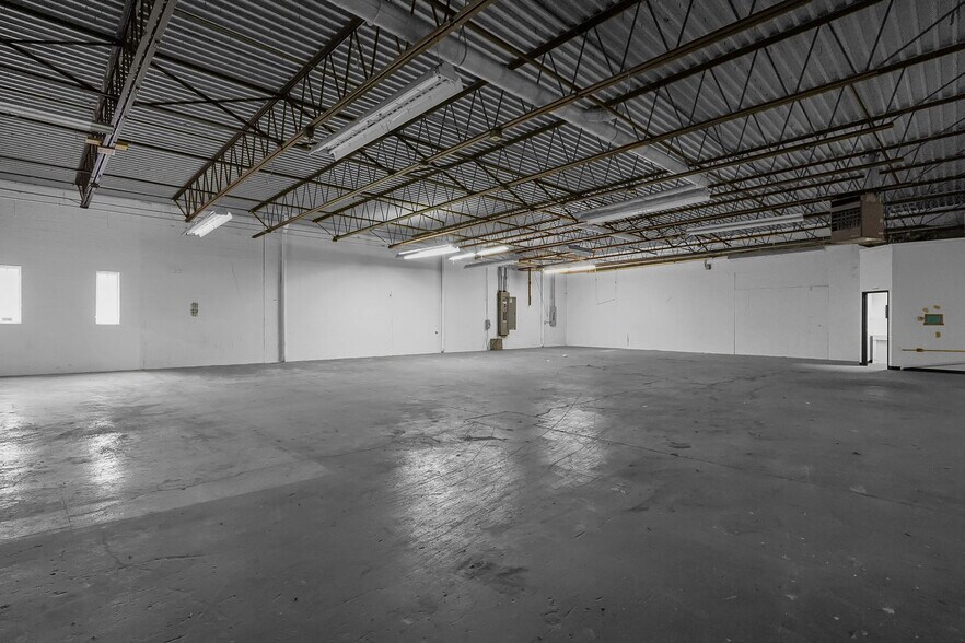 More Photos Of 1150-1180 Corrugated Way, Columbus Warehouse For Lease