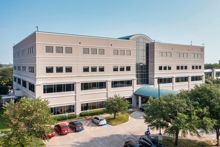 Primary Photo Of 4001 W 15th St, Plano Medical For Lease