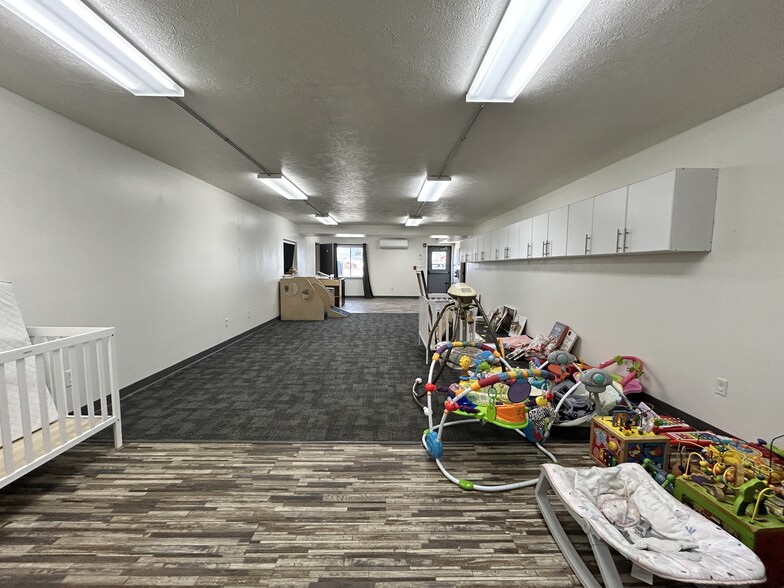 More Photos Of 1065 Tefft St, Corvallis Office For Lease